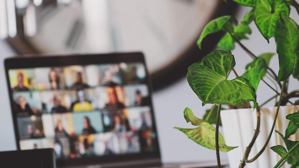 Zoom Etiquette - 15 Best Practices to Unlock Online Video Meetings