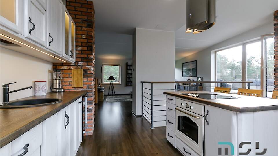 MoobelSL│MSL puuhuonekalut │Korkealaatuiset massiivipuuhuonekalut suoraan valmistajalta