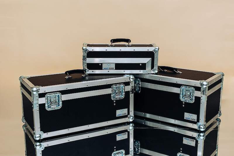Custom-sized flight cases